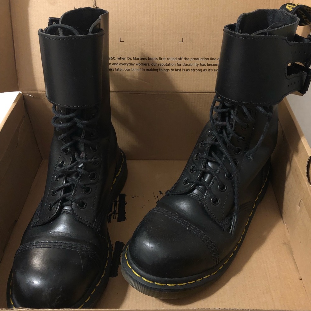 Dr. Martens Caden Combat Boots